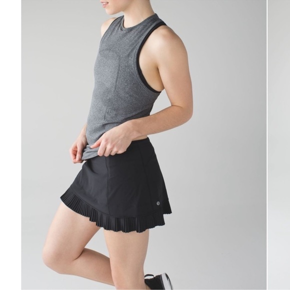RARE Lululemon City Sky Run By Skirt in black running gym athletic Size 12 - Picture 5 of 10